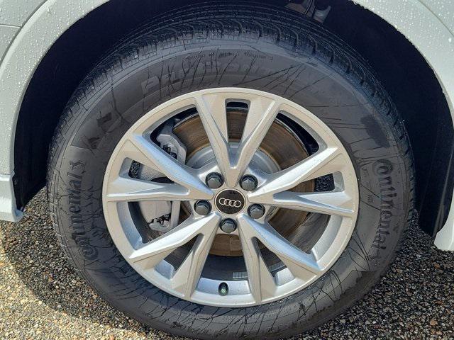 new 2025 Audi Q3 car, priced at $47,325