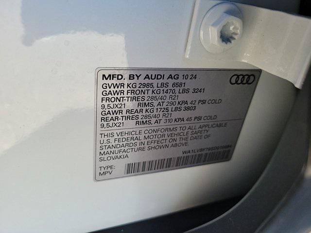 new 2025 Audi Q7 car, priced at $77,605