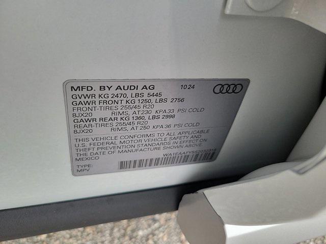 new 2025 Audi Q5 car, priced at $59,035