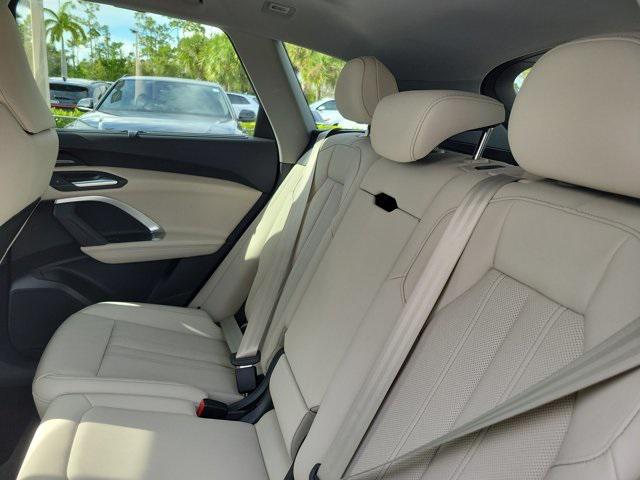new 2025 Audi Q5 car, priced at $61,300