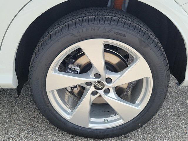 new 2025 Audi Q5 car, priced at $61,300