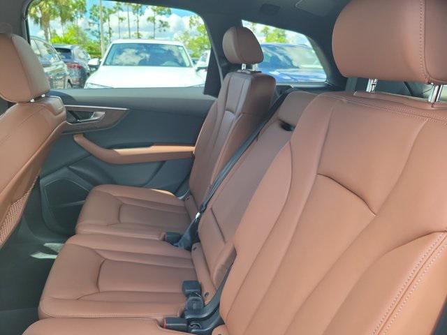 new 2025 Audi Q7 car, priced at $65,075