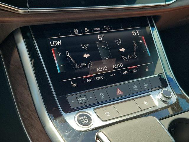 new 2025 Audi Q7 car, priced at $65,075