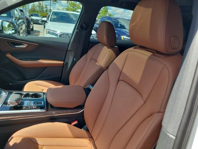 new 2025 Audi Q7 car, priced at $65,075