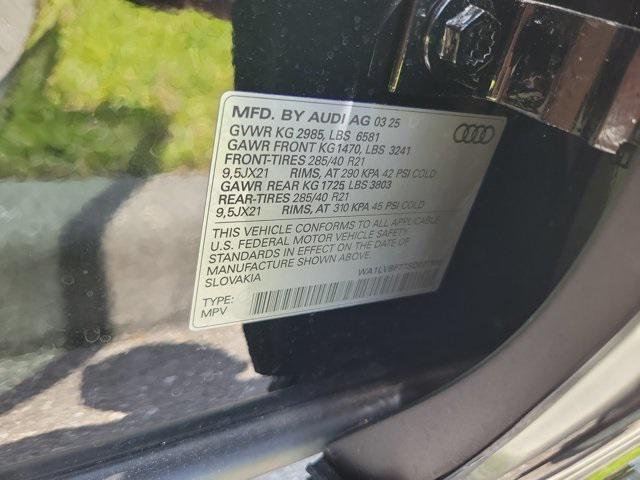 new 2025 Audi Q7 car, priced at $77,450
