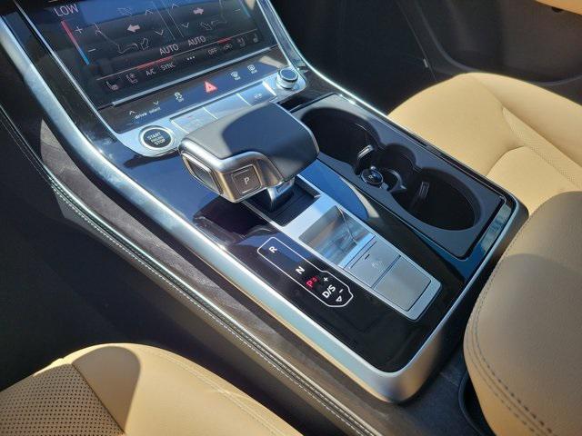 new 2025 Audi Q7 car, priced at $77,450