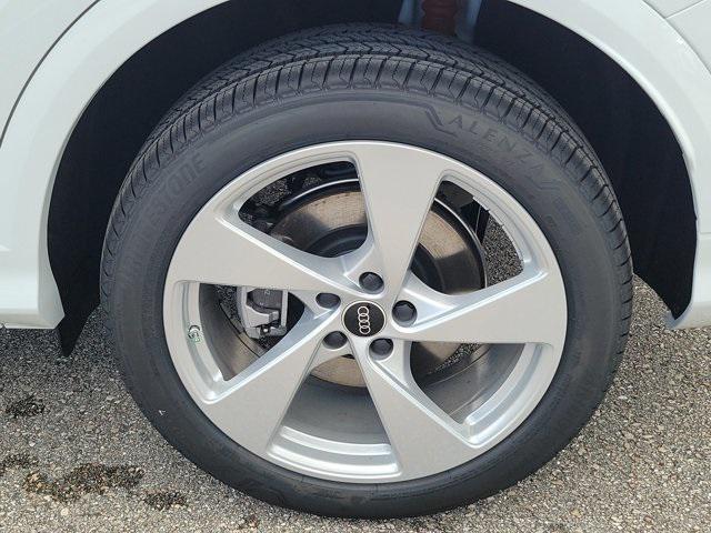 new 2025 Audi Q5 car, priced at $61,300