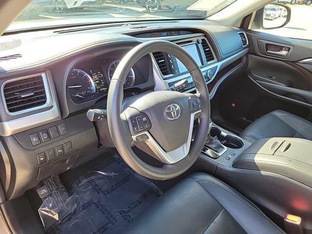 used 2019 Toyota Highlander car, priced at $29,495