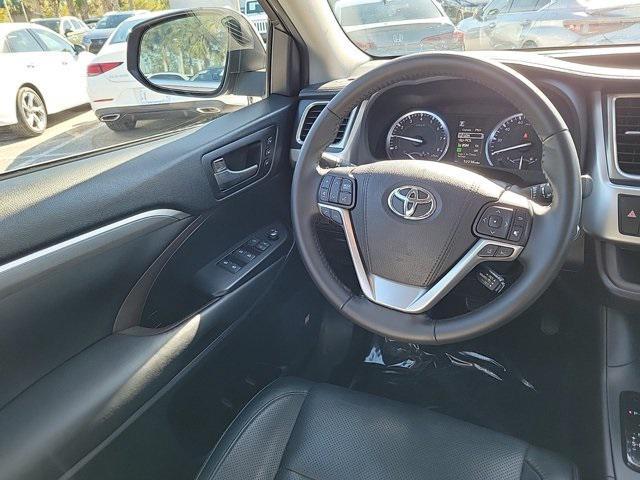 used 2019 Toyota Highlander car, priced at $29,495