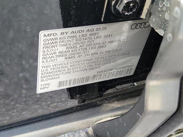 new 2025 Audi Q7 car, priced at $77,450