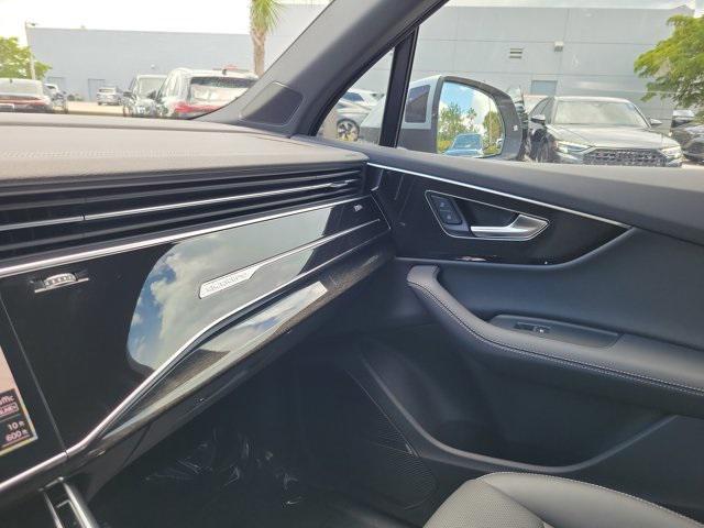 new 2025 Audi Q7 car, priced at $79,040