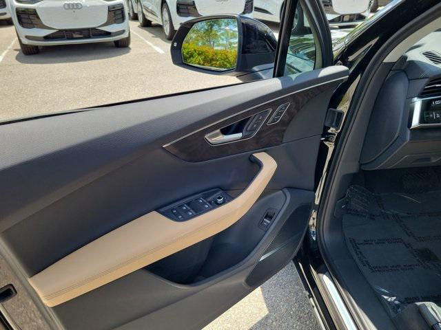 new 2025 Audi Q7 car, priced at $77,450