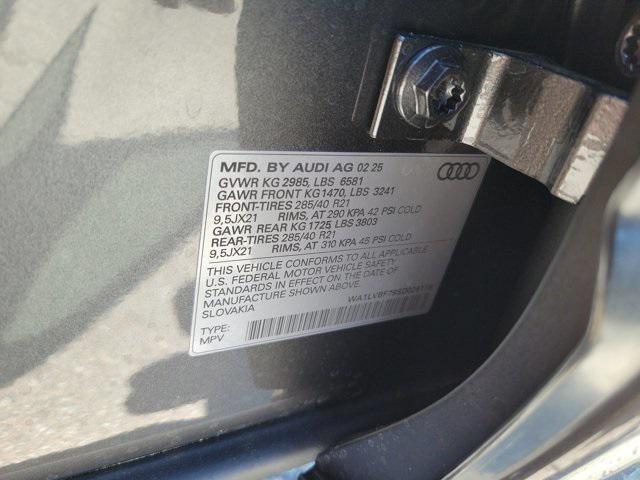 new 2025 Audi Q7 car, priced at $77,750