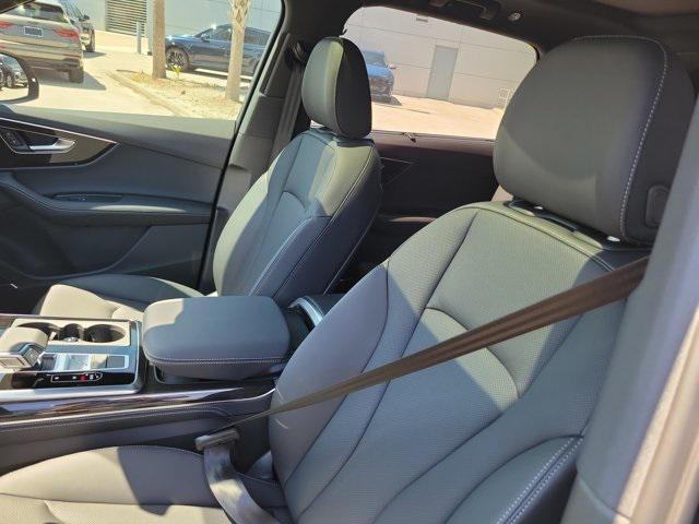 new 2025 Audi Q7 car, priced at $77,750