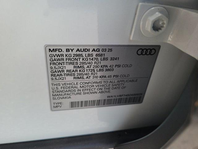 new 2025 Audi Q7 car, priced at $76,205