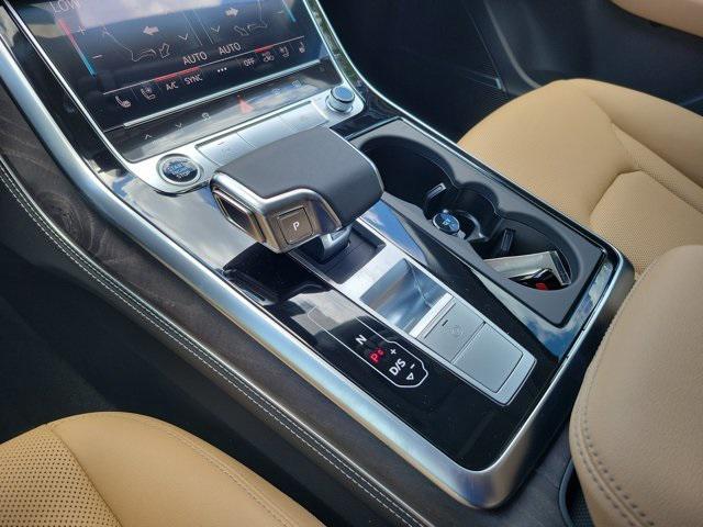 new 2025 Audi Q7 car, priced at $76,205