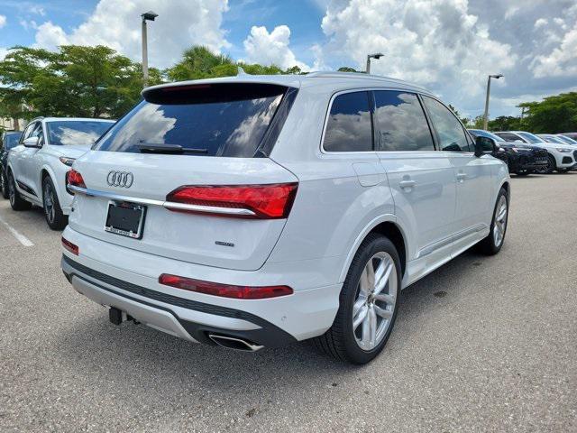 new 2025 Audi Q7 car, priced at $76,205