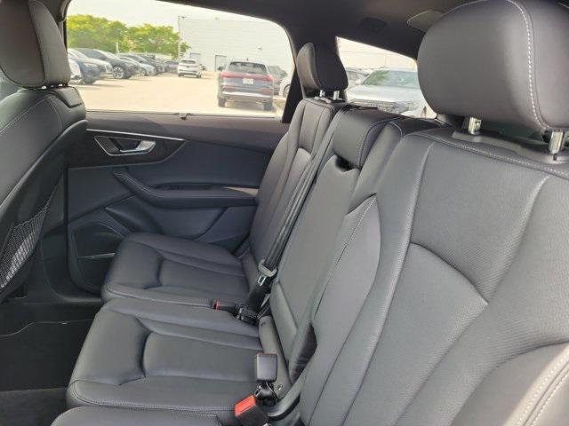 new 2025 Audi Q7 car, priced at $72,305