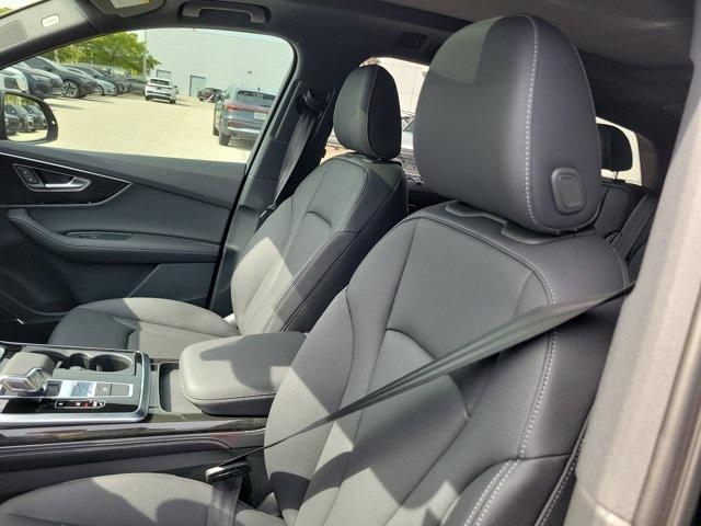 new 2025 Audi Q7 car, priced at $72,305