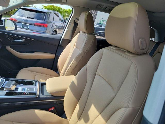 new 2025 Audi Q7 car, priced at $72,705
