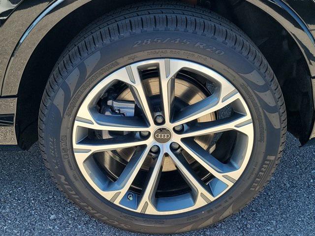 new 2026 Audi Q7 car, priced at $67,295