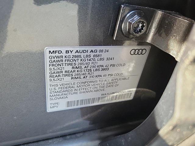 new 2025 Audi Q7 car, priced at $77,900