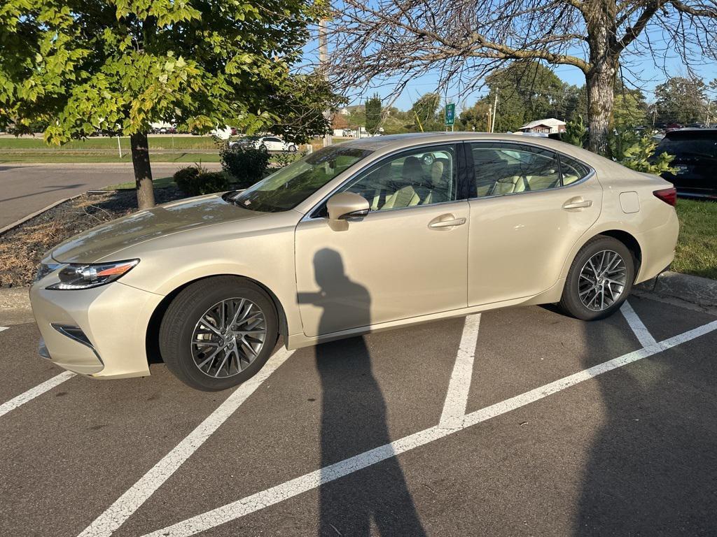 used 2016 Lexus ES 350 car, priced at $25,999