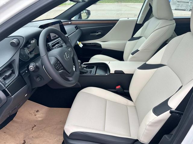 new 2025 Lexus ES 300h car, priced at $46,748