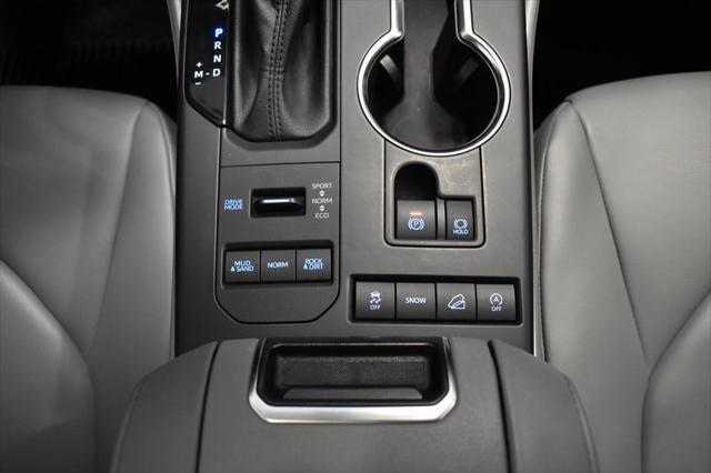 used 2021 Toyota Highlander car, priced at $35,500