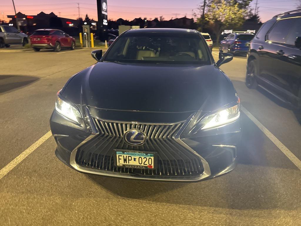 used 2020 Lexus ES 300h car, priced at $30,000