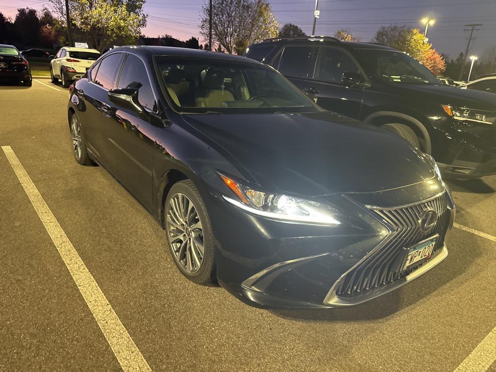 used 2020 Lexus ES 300h car, priced at $30,000