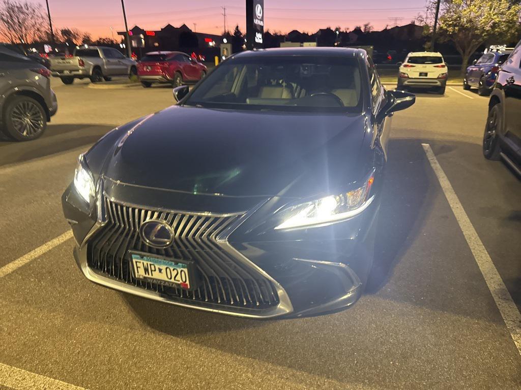 used 2020 Lexus ES 300h car, priced at $30,000