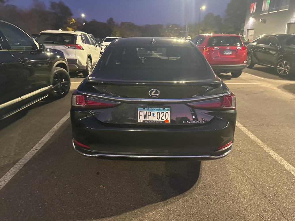 used 2020 Lexus ES 300h car, priced at $30,000