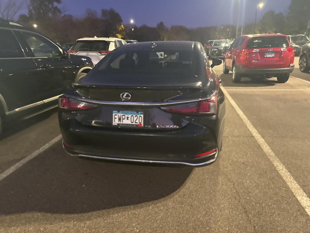 used 2020 Lexus ES 300h car, priced at $30,000