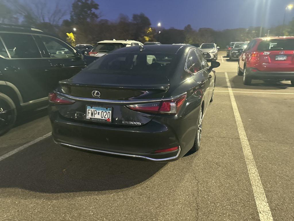 used 2020 Lexus ES 300h car, priced at $30,000