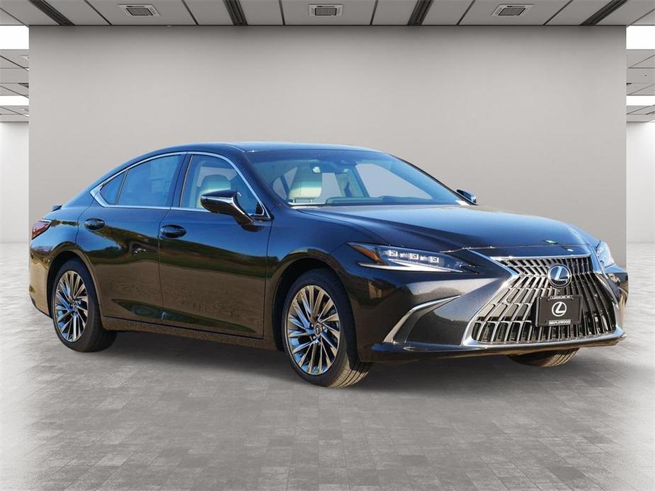 new 2025 Lexus ES 300h car, priced at $54,001