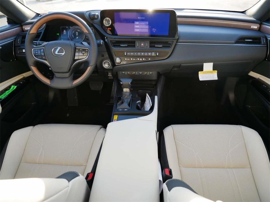 new 2025 Lexus ES 300h car, priced at $54,001