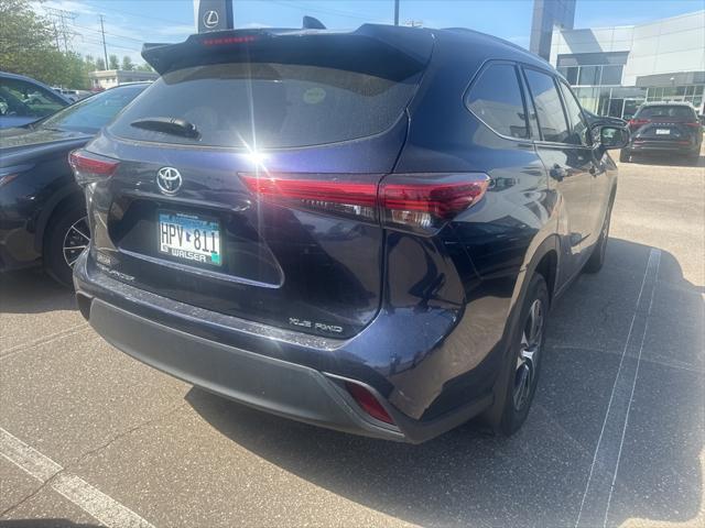 used 2022 Toyota Highlander car, priced at $37,999