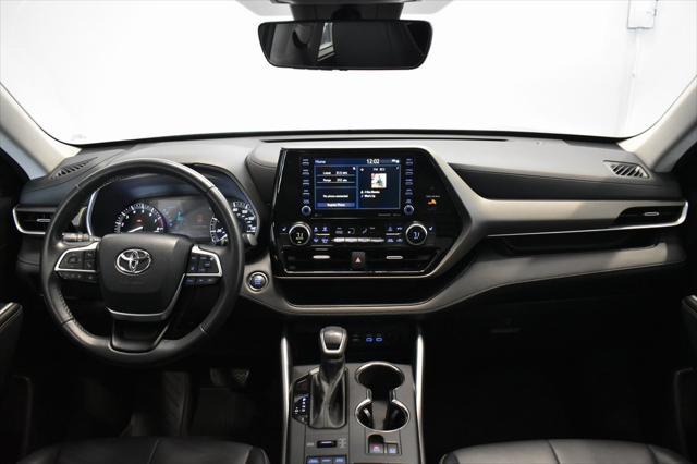 used 2022 Toyota Highlander car, priced at $37,000