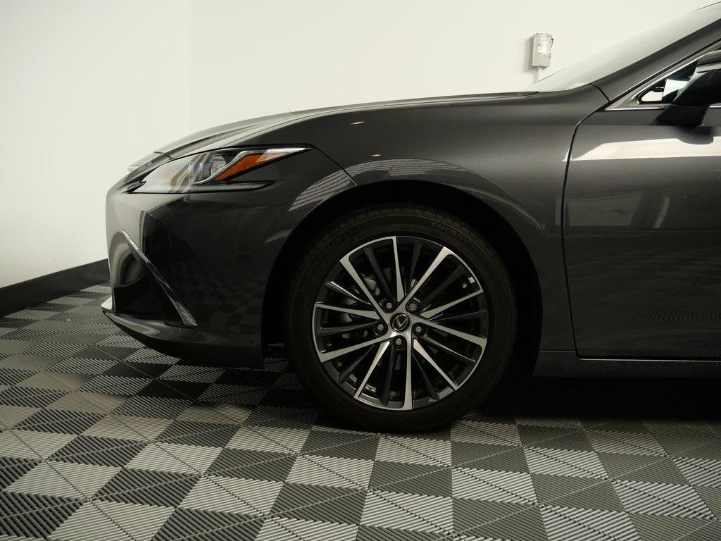 used 2025 Lexus ES 300h car, priced at $43,499