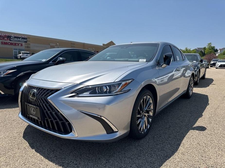 new 2024 Lexus ES 300h car, priced at $51,961