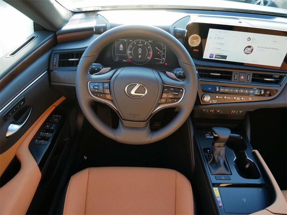 new 2025 Lexus ES 350 car, priced at $49,961