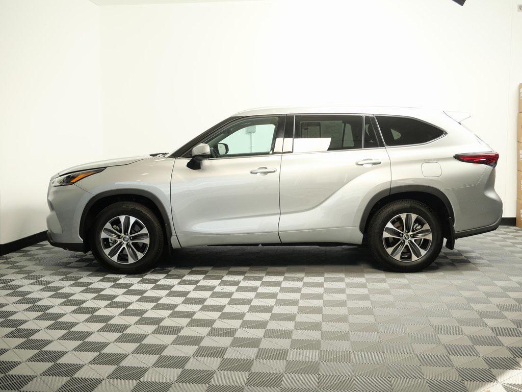 used 2022 Toyota Highlander car, priced at $35,795