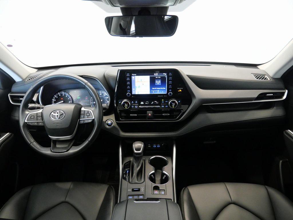 used 2022 Toyota Highlander car, priced at $35,795