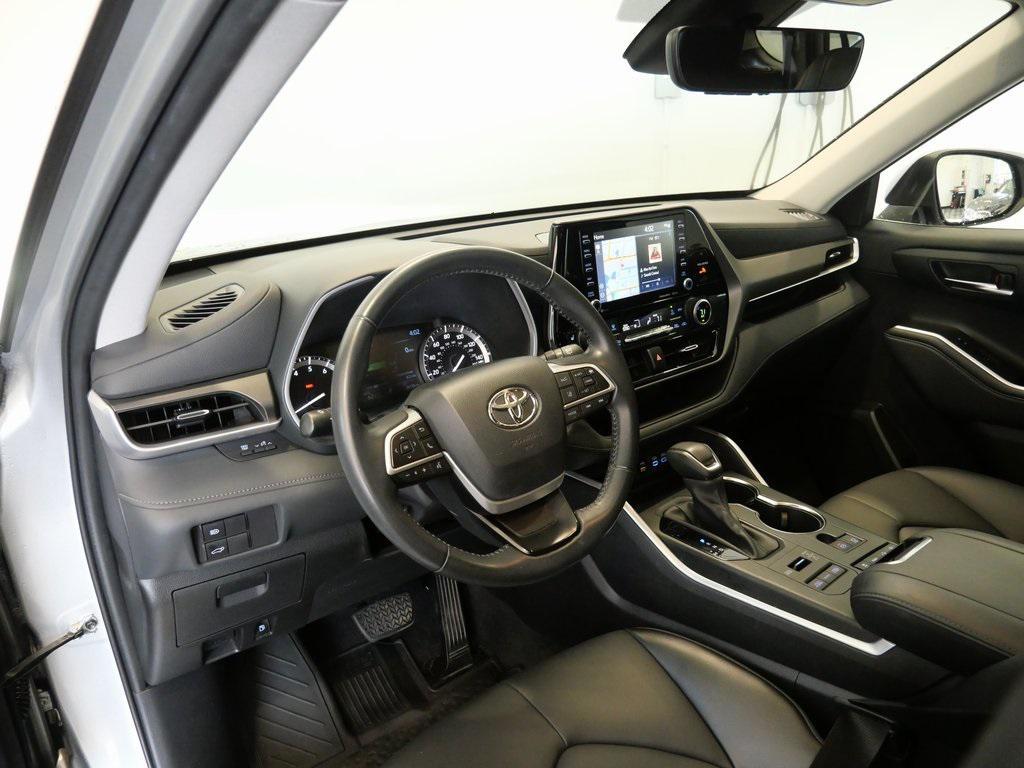 used 2022 Toyota Highlander car, priced at $35,795