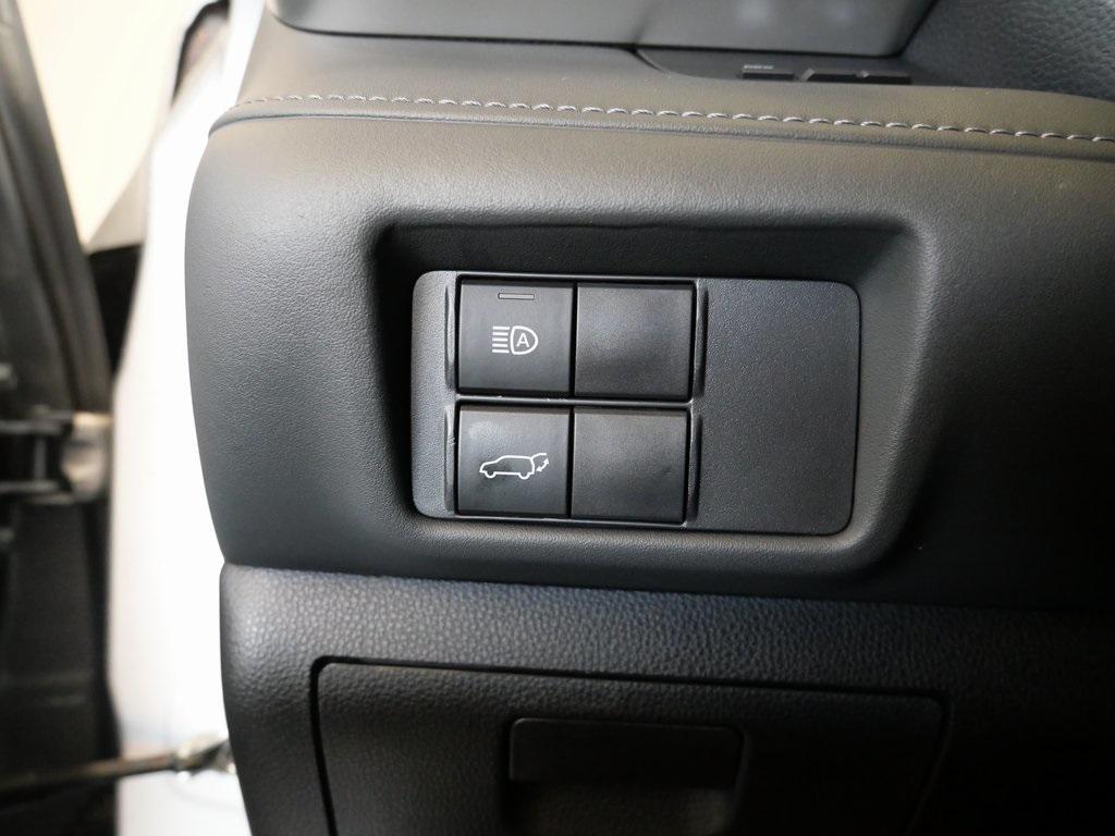 used 2022 Toyota Highlander car, priced at $35,795