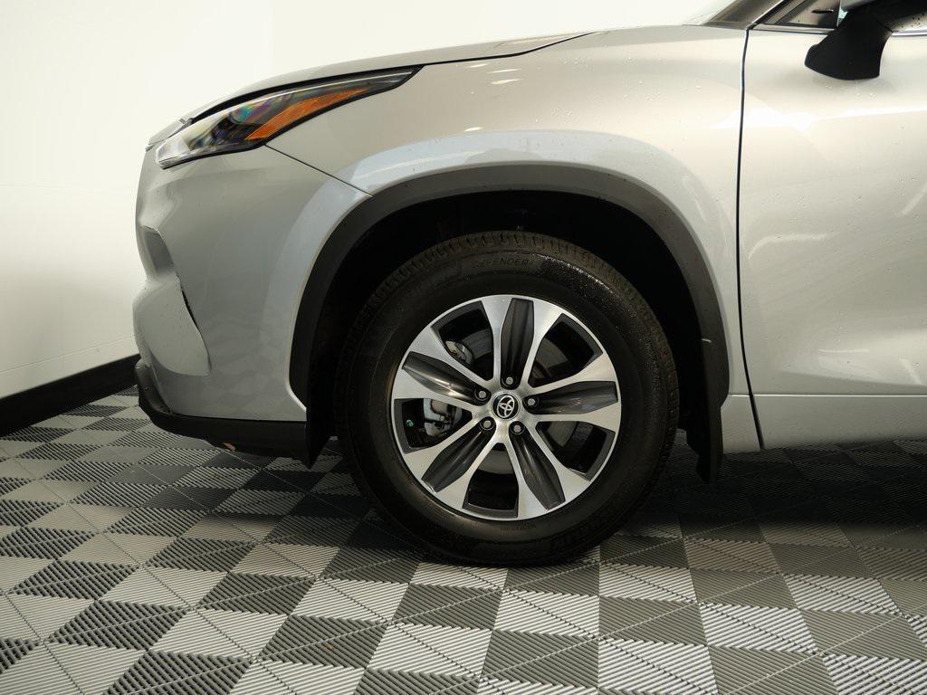 used 2022 Toyota Highlander car, priced at $35,795