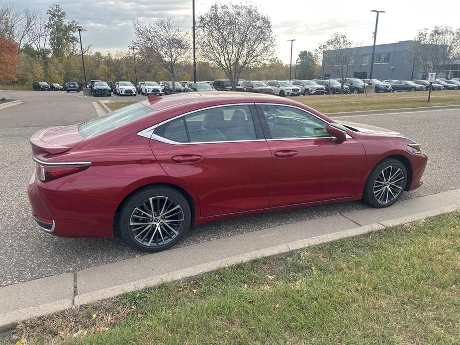 used 2024 Lexus ES 300h car, priced at $40,999