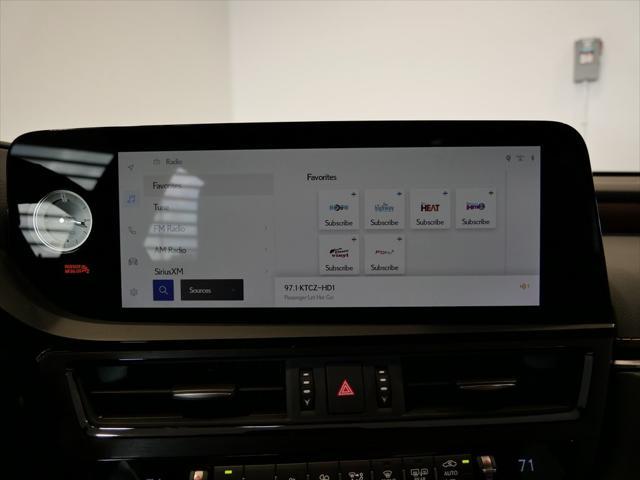 used 2025 Lexus ES 350 car, priced at $50,000