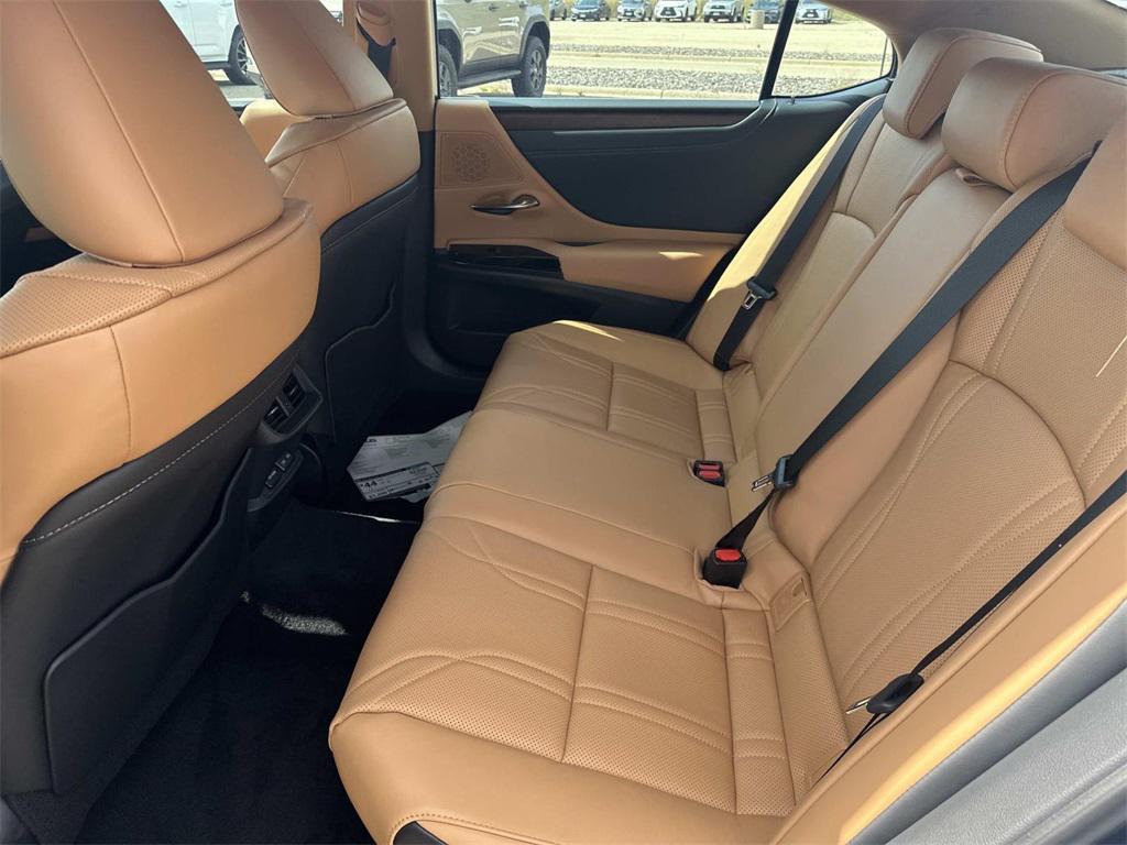 new 2025 Lexus ES 300h car, priced at $50,424